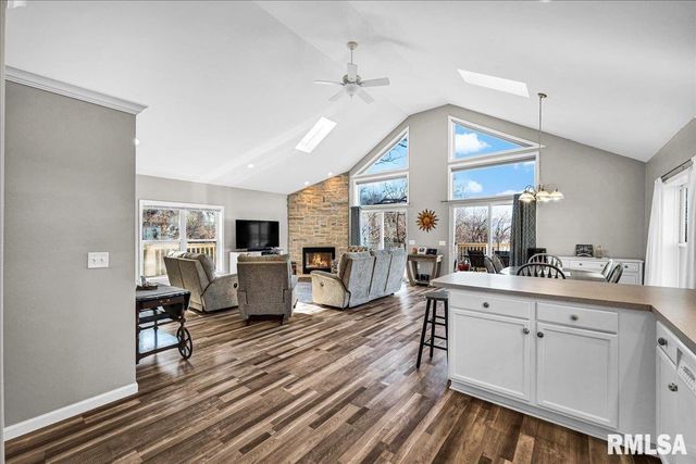 54 SHADY OAK Court, Dahinda, IL 61428