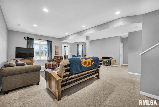 54 SHADY OAK Court, Dahinda, IL 61428