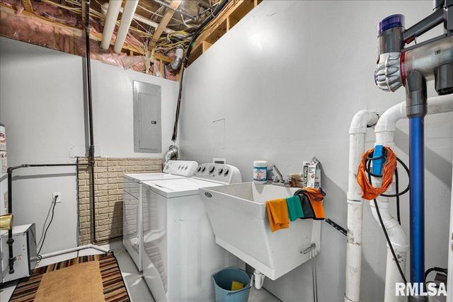 54 SHADY OAK Court, Dahinda, IL 61428