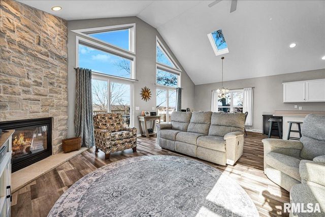 54 SHADY OAK Court, Dahinda, IL 61428