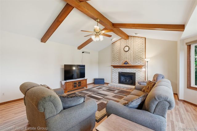 8915 Chestnut Run Drive, Shelby Charter Township, MI 48317
