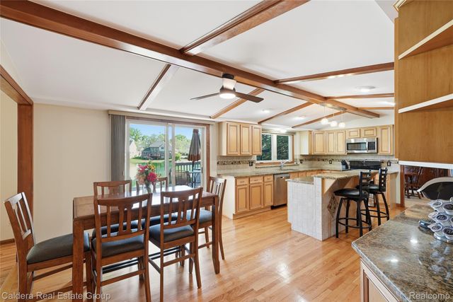 8915 Chestnut Run Drive, Shelby Charter Township, MI 48317