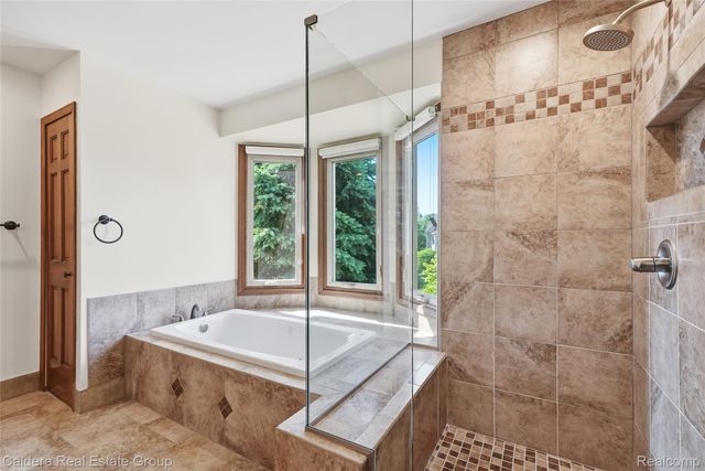 8915 Chestnut Run Drive, Shelby Charter Township, MI 48317
