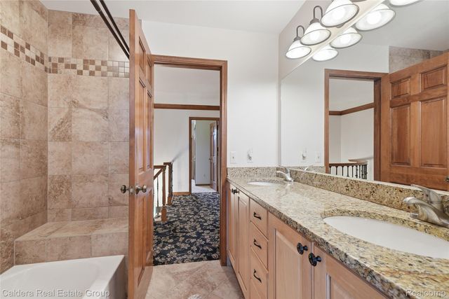8915 Chestnut Run Drive, Shelby Charter Township, MI 48317