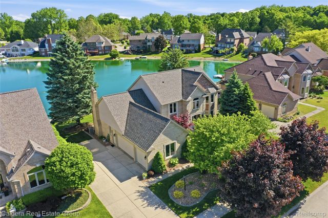 8915 Chestnut Run Drive, Shelby Charter Township, MI 48317