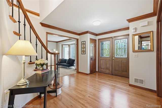 8915 Chestnut Run Drive, Shelby Charter Township, MI 48317