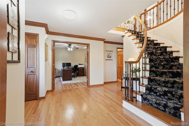 8915 Chestnut Run Drive, Shelby Charter Township, MI 48317