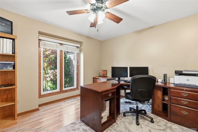 8915 Chestnut Run Drive, Shelby Charter Township, MI 48317
