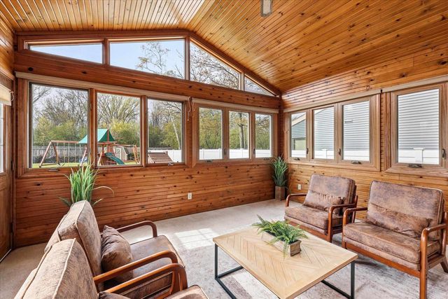 917 E KRAMER LANE, Appleton, WI 54915