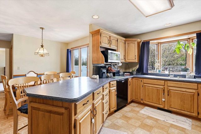 917 E KRAMER LANE, Appleton, WI 54915