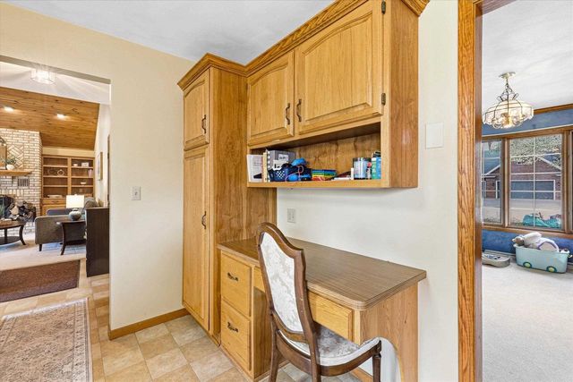 917 E KRAMER LANE, Appleton, WI 54915