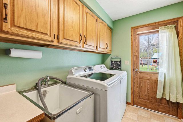 917 E KRAMER LANE, Appleton, WI 54915