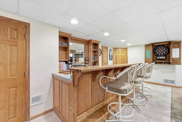 917 E KRAMER LANE, Appleton, WI 54915