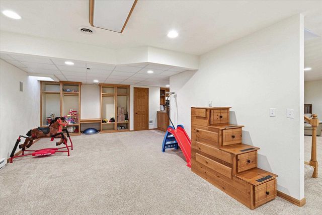917 E KRAMER LANE, Appleton, WI 54915