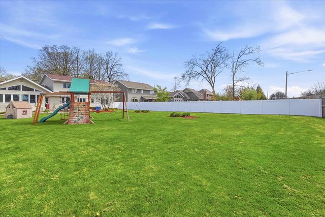 917 E KRAMER LANE, Appleton, WI 54915