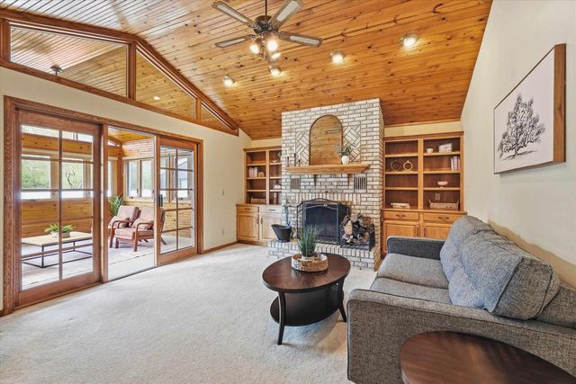 917 E KRAMER LANE, Appleton, WI 54915