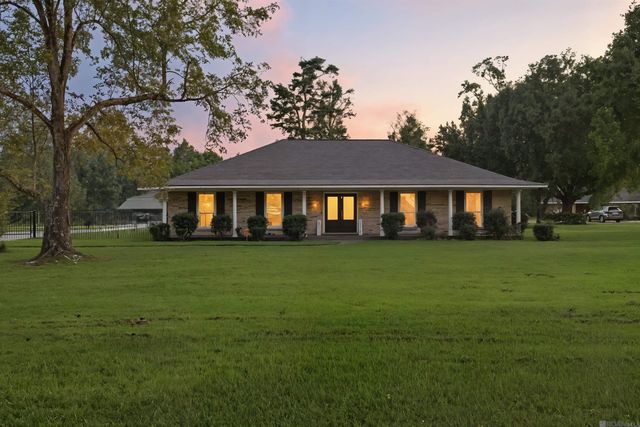 8080 Belle Helene Dr, Denham Springs, LA 70726