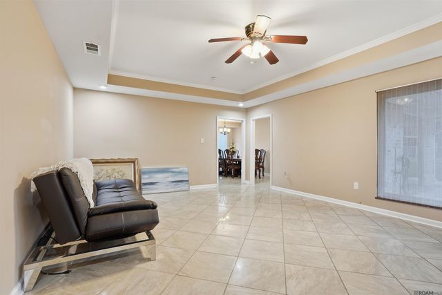 8080 Belle Helene Dr, Denham Springs, LA 70726