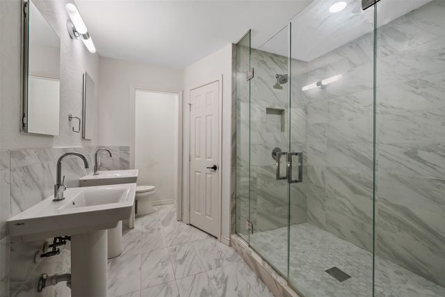 300 Rash Lane, Terrell, TX 75160