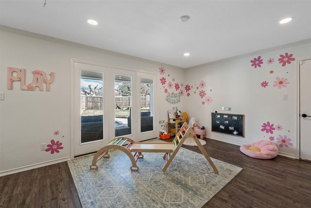 300 Rash Lane, Terrell, TX 75160