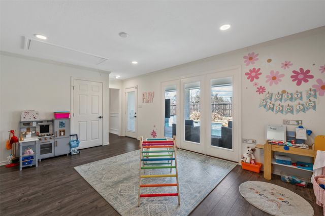 300 Rash Lane, Terrell, TX 75160