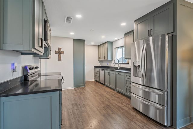 300 Rash Lane, Terrell, TX 75160