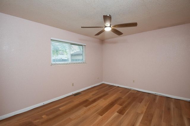 404 Trask Ln, Modesto, CA 95354