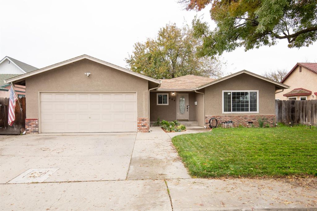 404 Trask Ln, Modesto, CA 95354