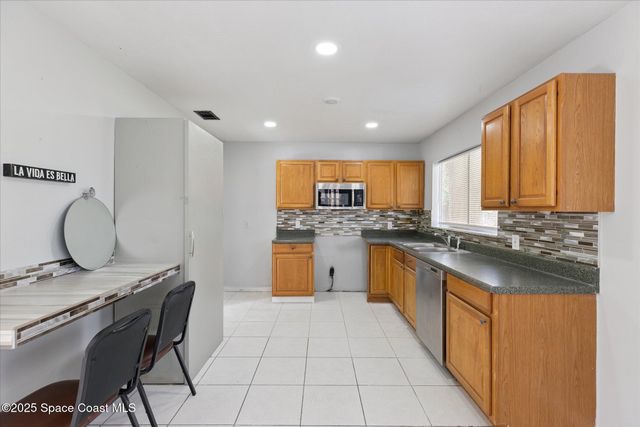 1390 Mariposa Drive NE, Palm Bay, FL 32905