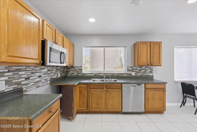 1390 Mariposa Drive NE, Palm Bay, FL 32905