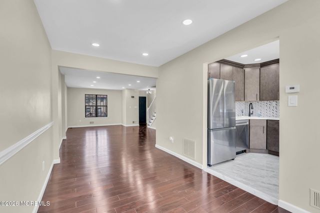 53 Heritage Lane, Fords, NJ 08863