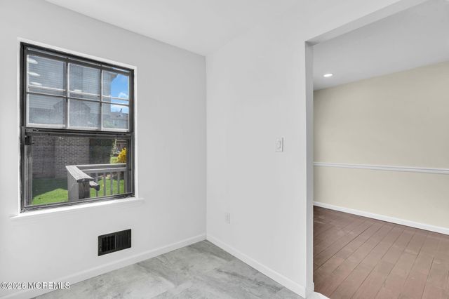 53 Heritage Lane, Fords, NJ 08863