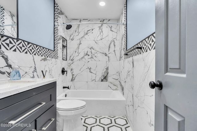 53 Heritage Lane, Fords, NJ 08863