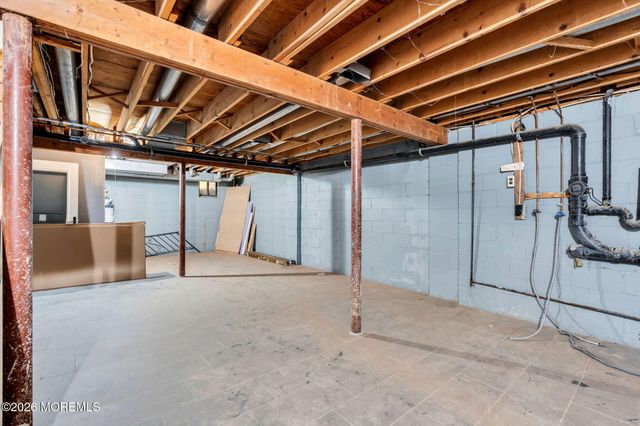 53 Heritage Lane, Fords, NJ 08863