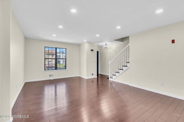 53 Heritage Lane, Fords, NJ 08863