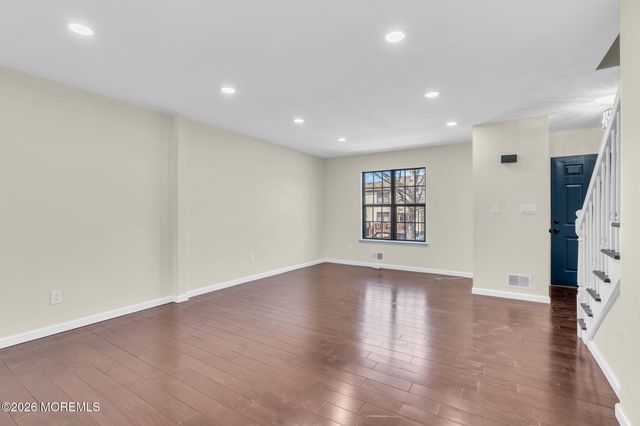 53 Heritage Lane, Fords, NJ 08863