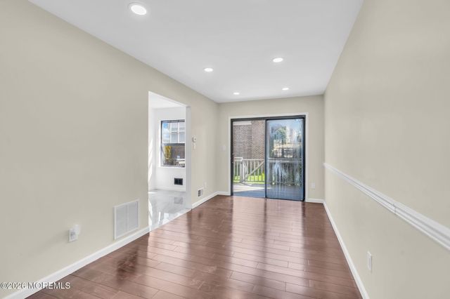 53 Heritage Lane, Fords, NJ 08863