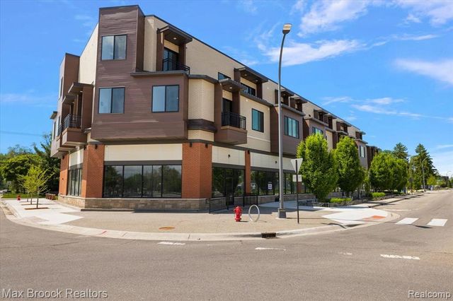1760 E Auburn Road 3A, Rochester Hills, MI 48307