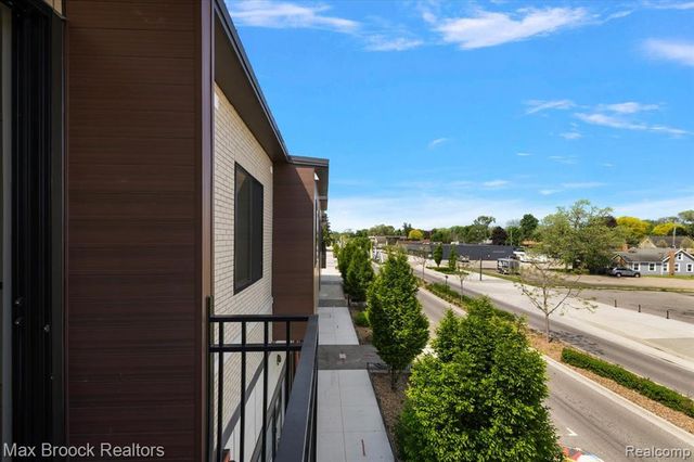 1760 E Auburn Road 3A, Rochester Hills, MI 48307