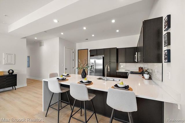 1760 E Auburn Road 3A, Rochester Hills, MI 48307
