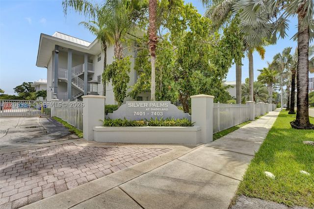 7401 SW 82nd St 302S, Miami, FL 33143
