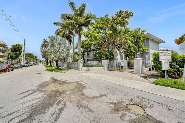7401 SW 82nd St 302S, Miami, FL 33143