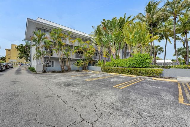 7401 SW 82nd St 302S, Miami, FL 33143