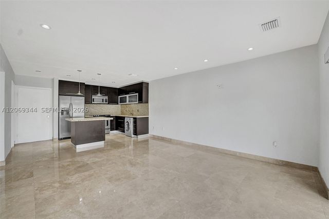 7401 SW 82nd St 302S, Miami, FL 33143
