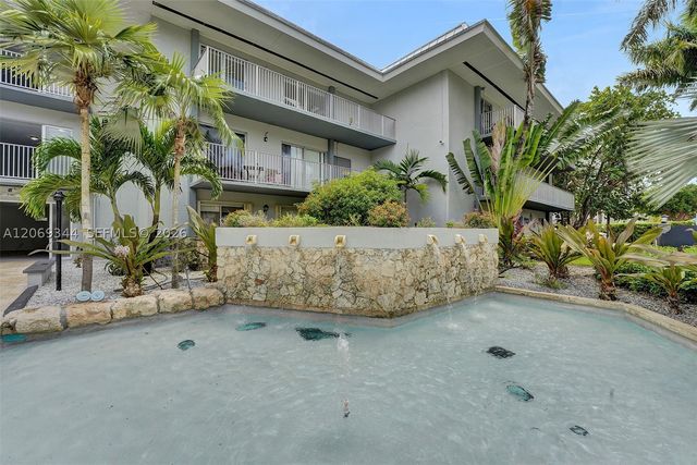 7401 SW 82nd St 302S, Miami, FL 33143