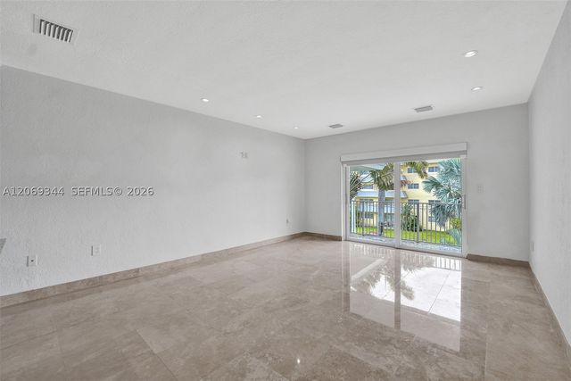 7401 SW 82nd St 302S, Miami, FL 33143