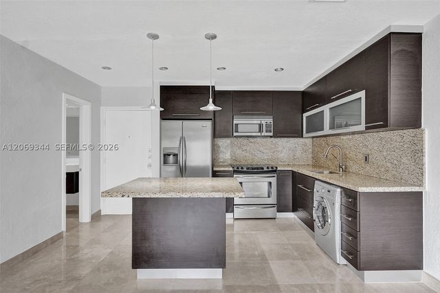7401 SW 82nd St 302S, Miami, FL 33143