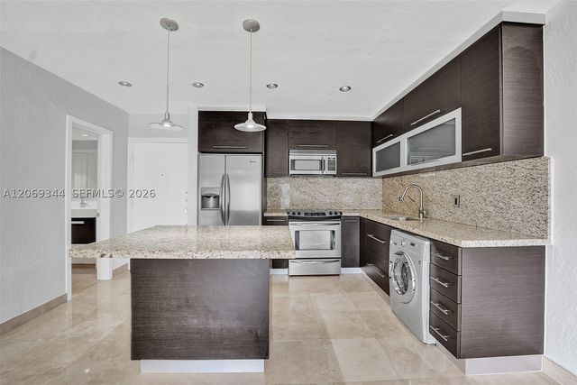 7401 SW 82nd St 302S, Miami, FL 33143