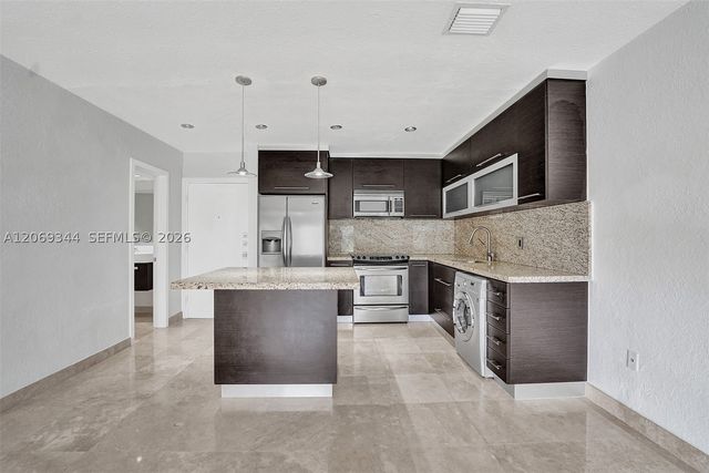 7401 SW 82nd St 302S, Miami, FL 33143