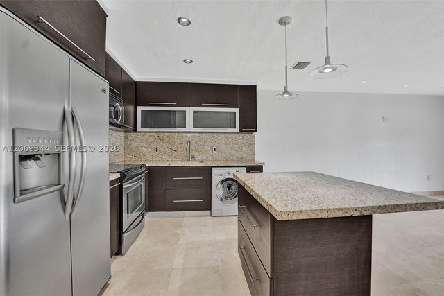 7401 SW 82nd St 302S, Miami, FL 33143